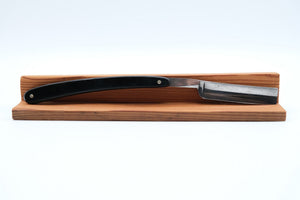 Unmarked Straight Razor, Pattern No. 47-11, Black Scales
