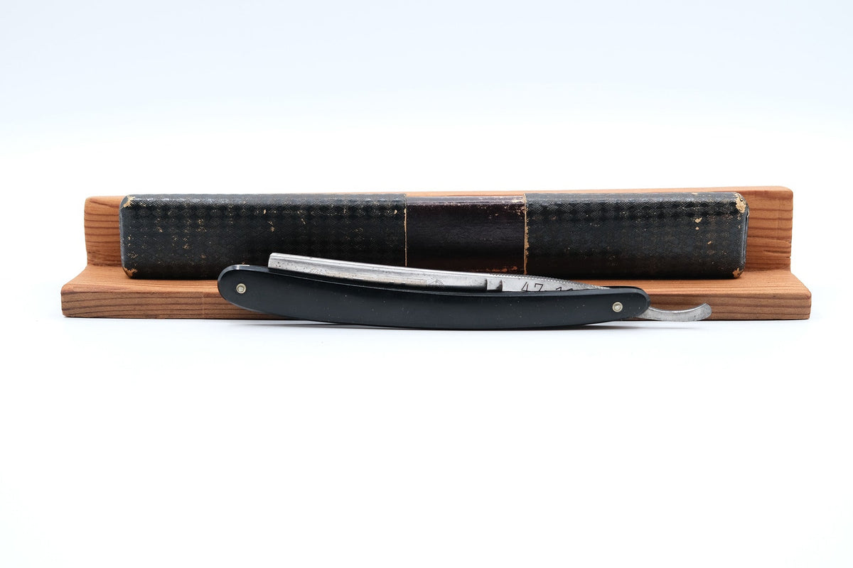 Unmarked Straight Razor, Pattern No. 47-11, Black Scales